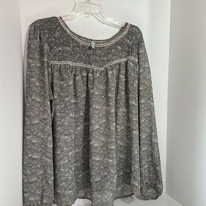 Maurice’s XXL sheer long sleeve top feather print lightweight black white boho